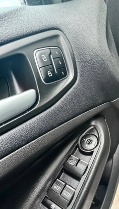 Ford Escape cena 63900 przebieg: 142350, rok produkcji 2017 z Mońki małe 137